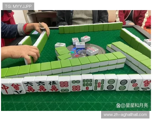 下载真人麻将游戏免费体验，真人对战实时互动，感受最真实的麻将乐趣
